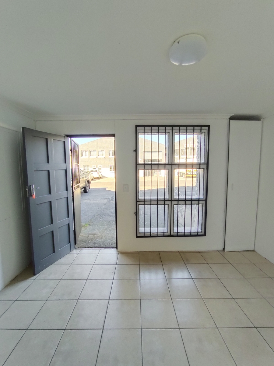 To Let Commercial Property for Rent in Okavango Park Western Cape